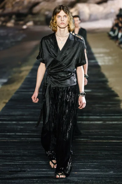 Look 70